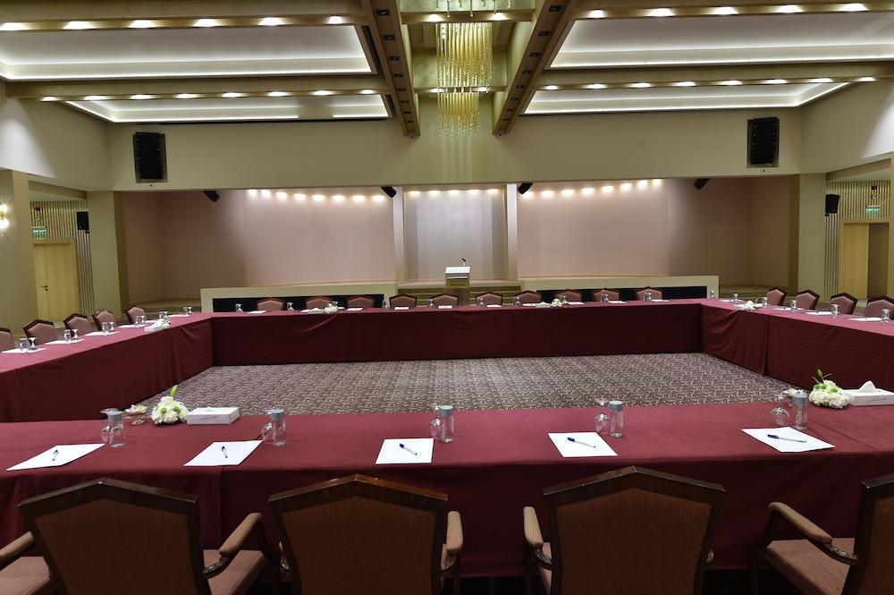 Hotel Carlton Al Moaibed 5*