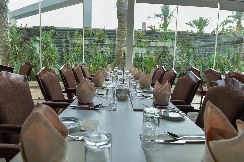 Carlton Al Moaibed Hotel