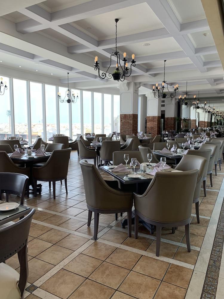 Hotel Carlton Al Moaibed 5*