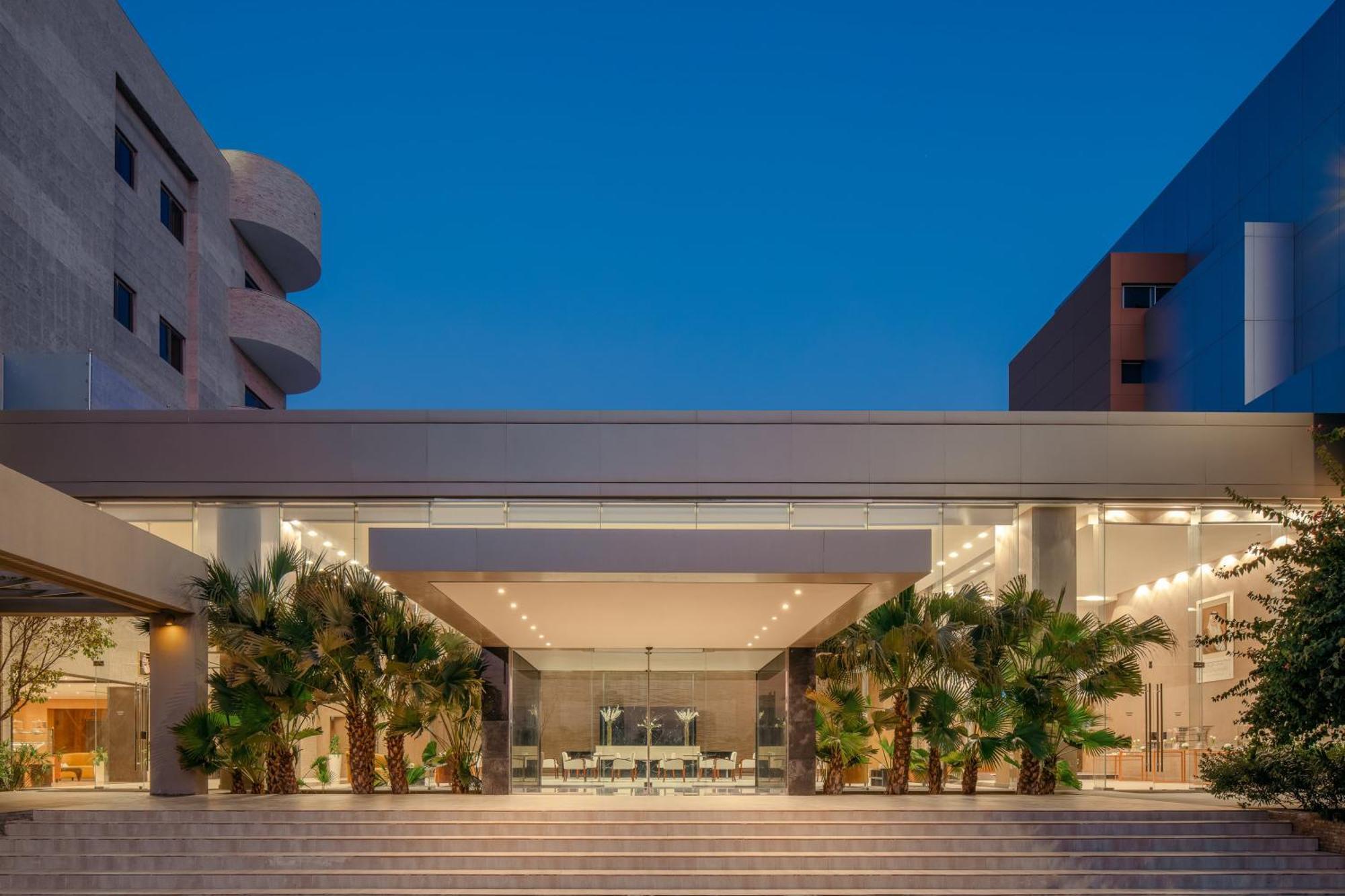 Hotel Carlton Al Moaibed 5*